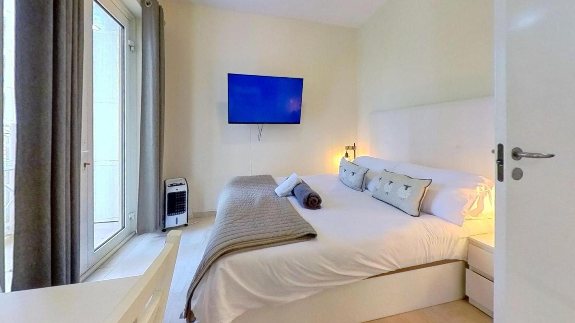 New With Ac Central Suites With Pool Access And Squash Courts! Sleeps Family Or 4 Guests Gibraltar Extérieur photo